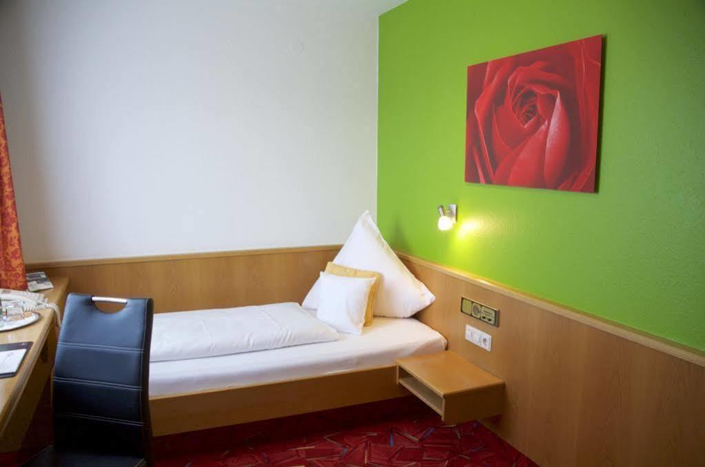 Hotel Restaurant Thum Balingen Exterior photo